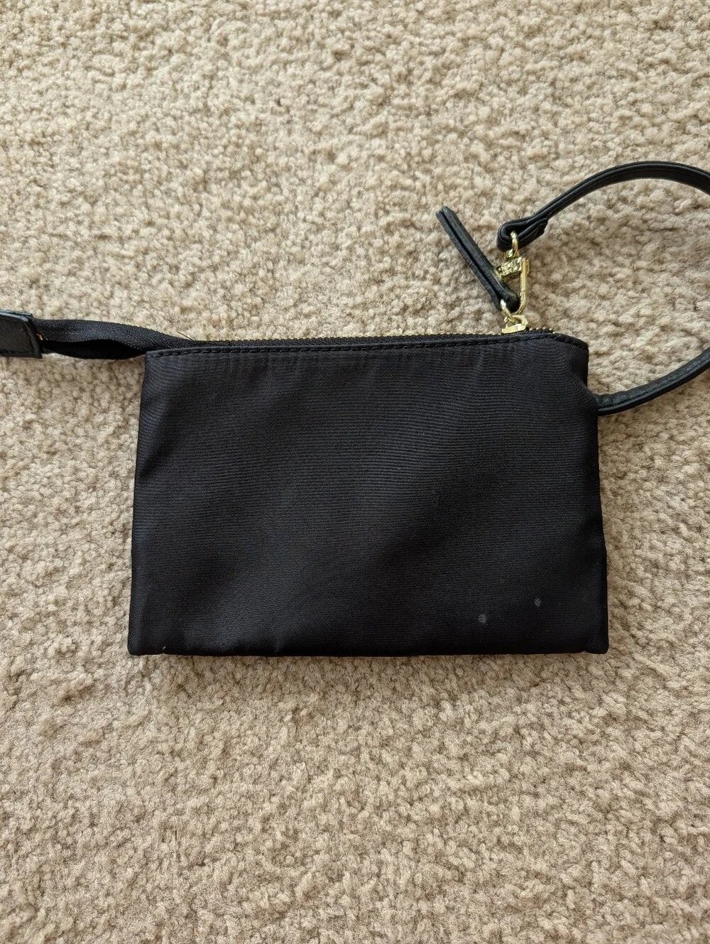 Steve Madden compact steve